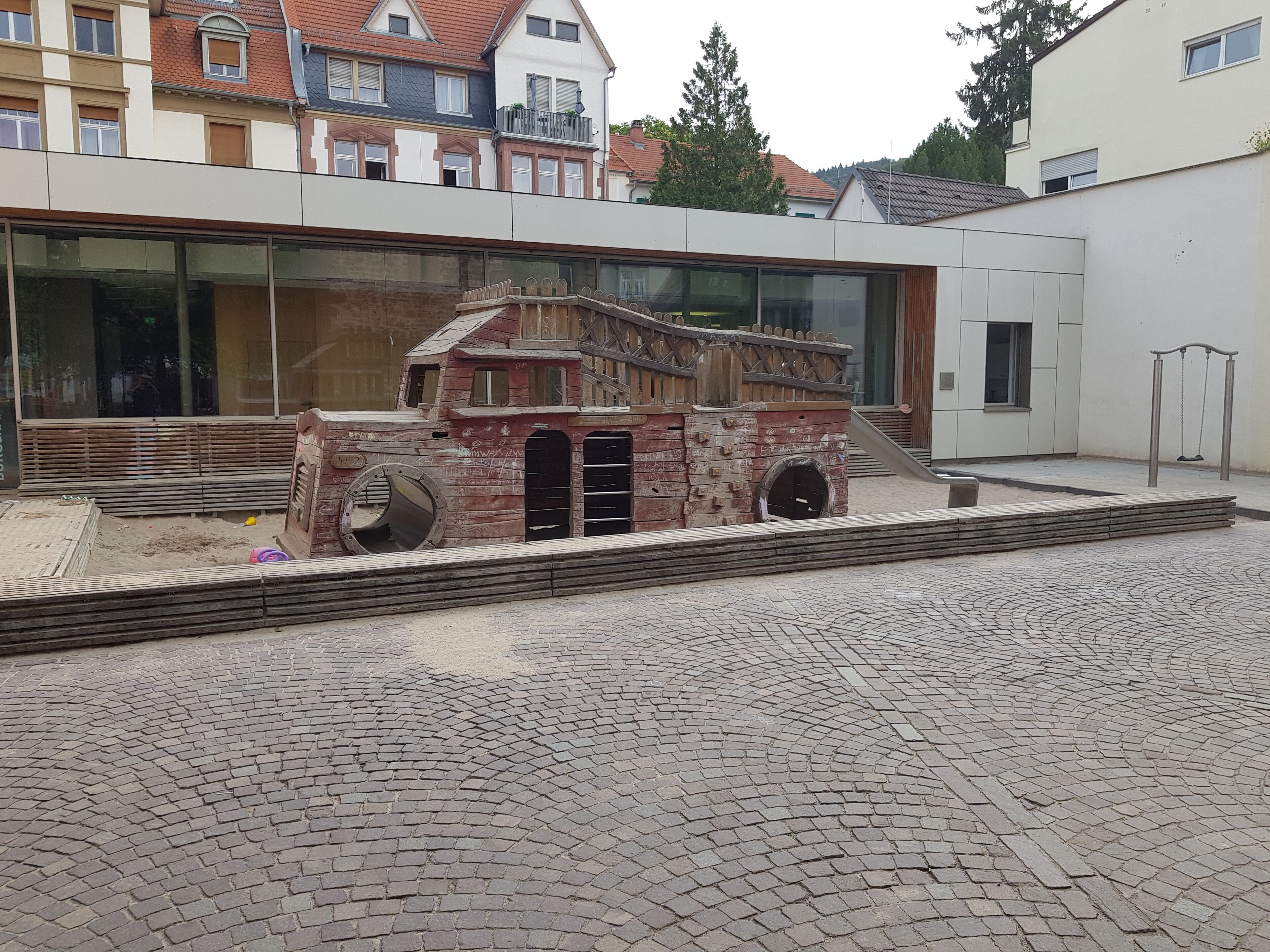 children’s play area – outdoor