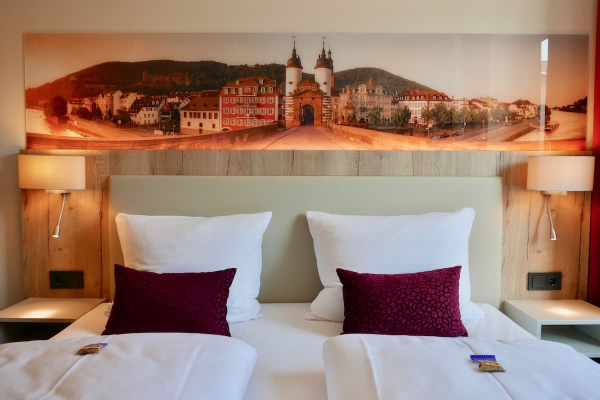 double room | hypo-allergenic bedding, in-room safe, desk, blackout curtains