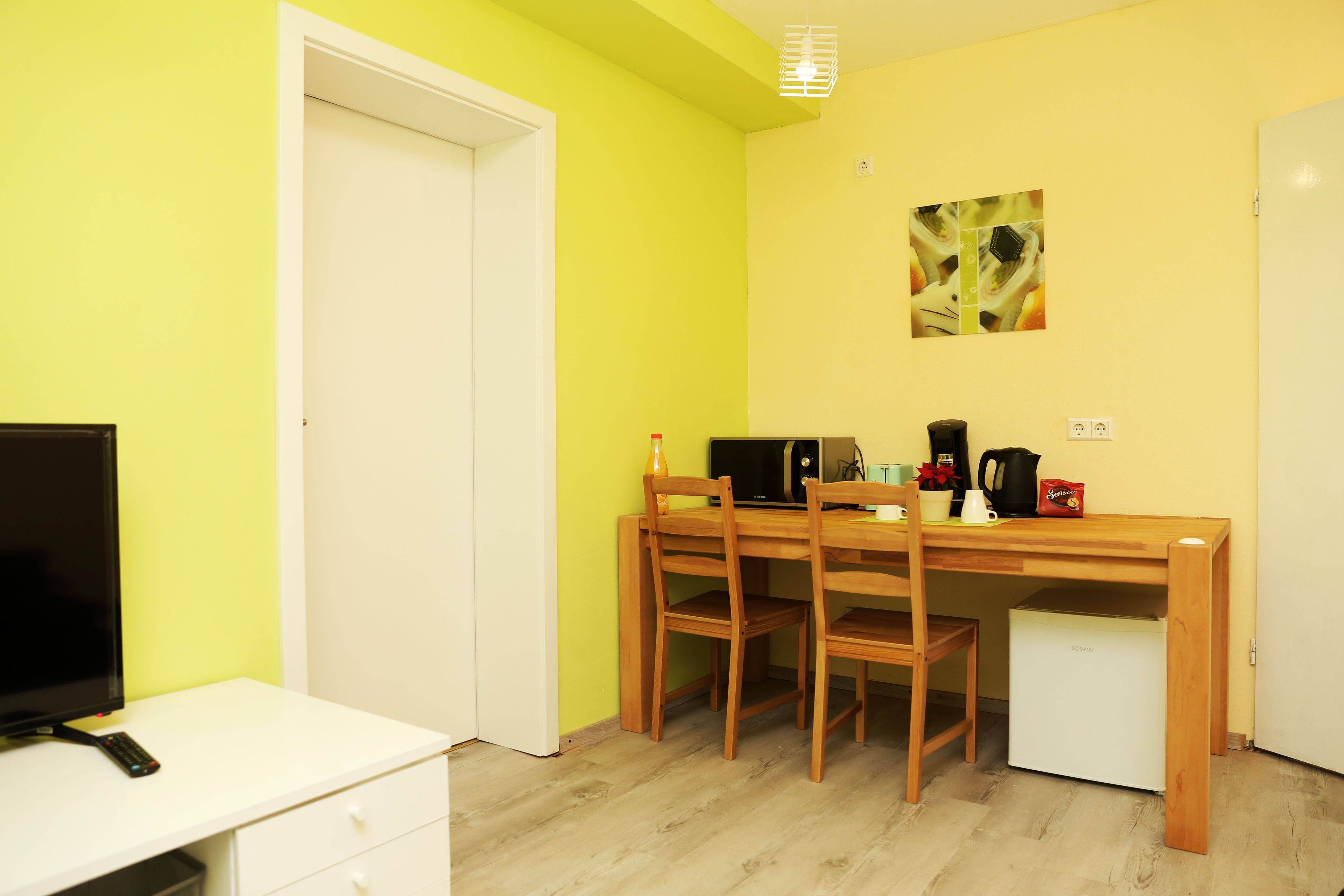 Basic Double Room | In-room dining