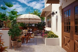Outdoor dining