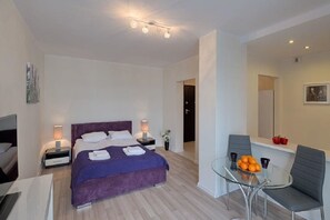 Economy-Apartment | Verdunkelungsvorhänge, Bügeleisen/Bügelbrett, kostenloses WLAN