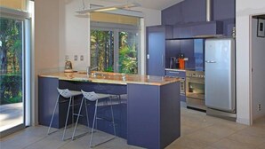 Apartment, 1 Queen Bed, Ocean View (Nikau Apartment 1) | Private kitchen | Microwave, oven, electric kettle, toaster - Nikau Apartment 1 (Waiheke Island)