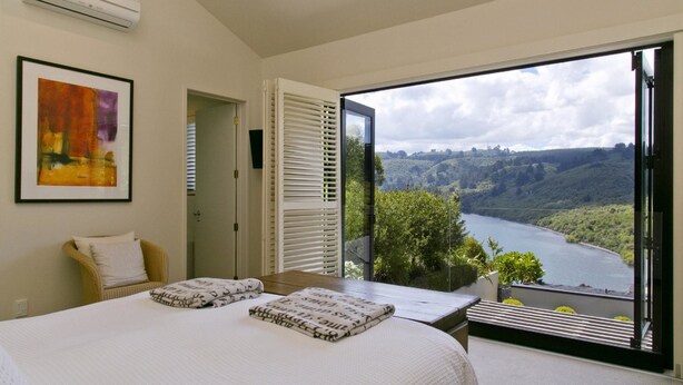 Unclassified image, 1 of 27, button - Villa 2 Ngahere (Taupo)