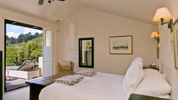 5 bedrooms, premium bedding, individually decorated