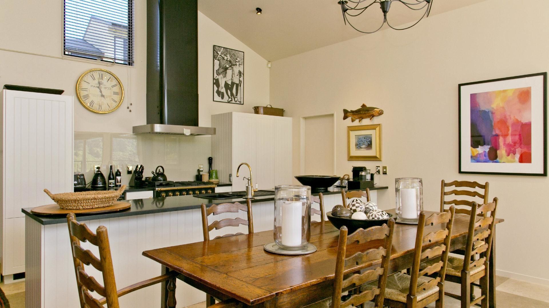 House, Multiple Beds, Lake View (Villa 1 Tatamoana) | In-room dining