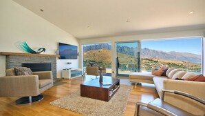 3 habitaciones, ropa de cama de alta calidad y escritorio 