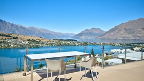 独立别墅, 多张床, 湖景 (Mountain & Lake Views) | 室外游泳池