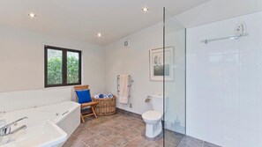 House, Multiple Beds (Tora Bay Exclusive Estate) | Bathroom | Shower, hair dryer, towels, soap - Tora Bay Exclusive Estate (Dyerville)