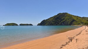 ハウス ベッド (複数台) ビーチビュー (Tata Tides Retreat) | ビーチ