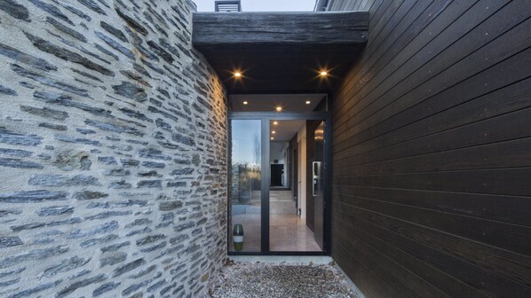 House, Multiple Beds (Luxury at Coronet) | Property entrance - Luxury at Coronet (Dalefield)