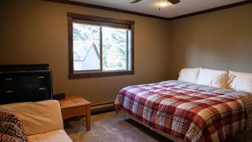 Family Cabin, Berbilang Katil, Non Smoking | Seterika/papan seterika, Wi-fi percuma, cadar katil