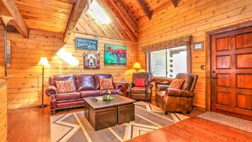 Family Cabin, Berbilang Katil, Non Smoking | Ruang tamu | TV, pendiangan