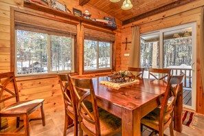 In-room dining - Webb Cabin Mountain (Angel Fire)