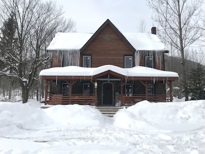  Beautiful new house 3/4  mile from Hunter Mountain 