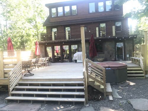  Beautiful new house 3/4  mile from Hunter Mountain 