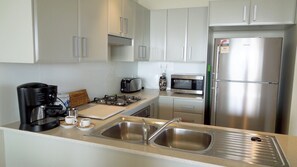 Fridge, microwave - Ocean Views, SUNDRIFT- Unit 26 (The Entrance)