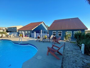 Outdoor pool - BEACH BUM COTTAGES - STEPS FROM BEACH, INGROUND POOL, PERFECT LOCATION (Saint George Island)