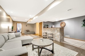 Televisión, chimenea, videojuegos y Netflix