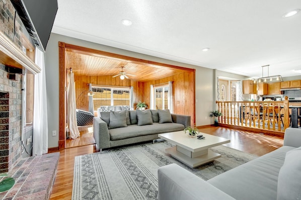 Televisión, chimenea, videojuegos y Netflix