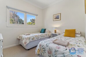 4 bedrooms, iron/ironing board, free WiFi, bed sheets