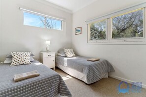 3 bedrooms, iron/ironing board, free WiFi, bed sheets