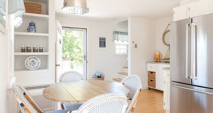 Beautifully Renovated Main Street Cottage- Great Location