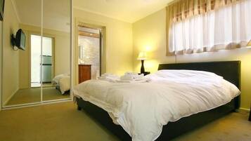 1 Schlafzimmer, Bügeleisen/Bügelbrett, Reisekinderbett, kostenloses WLAN