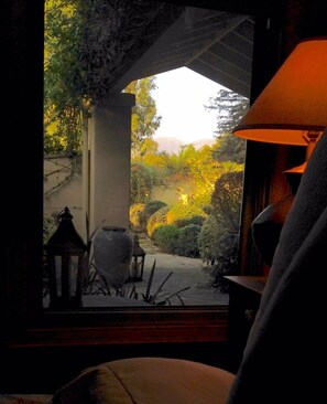 Interior - Beautiful Peaceful Home away from Home Surrounded by Nature 10 mins to downtown (Santa Barbara)