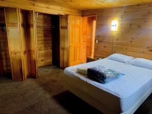 4 多间卧室、免费 WiFi、床单