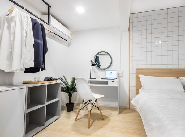 1 bedroom, Internet - No1★Terrace House 39★New cozy room near EmQuartier (Khwaeng Khlong Tan Nuea)