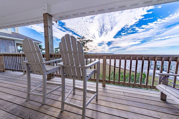 Property grounds - K1529 Sunset Joy. UNOBSTRUCTED Soundfront Gem! Beautiful views, PETS OK, WIFI (Kill Devil Hills)