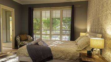 5 bedrooms, bed sheets