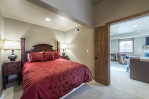 1 bedroom, in-room safe, iron/ironing board, free WiFi