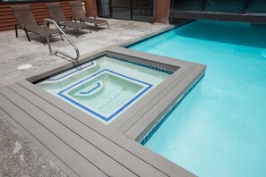 Piscina coperta, piscina all'aperto