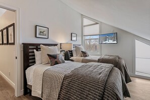 2 Schlafzimmer, Zimmersafe, Bügeleisen/Bügelbrett, kostenloses WLAN