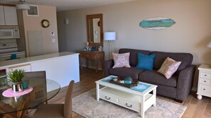 Smart-TV, DVD-spiller og bøker