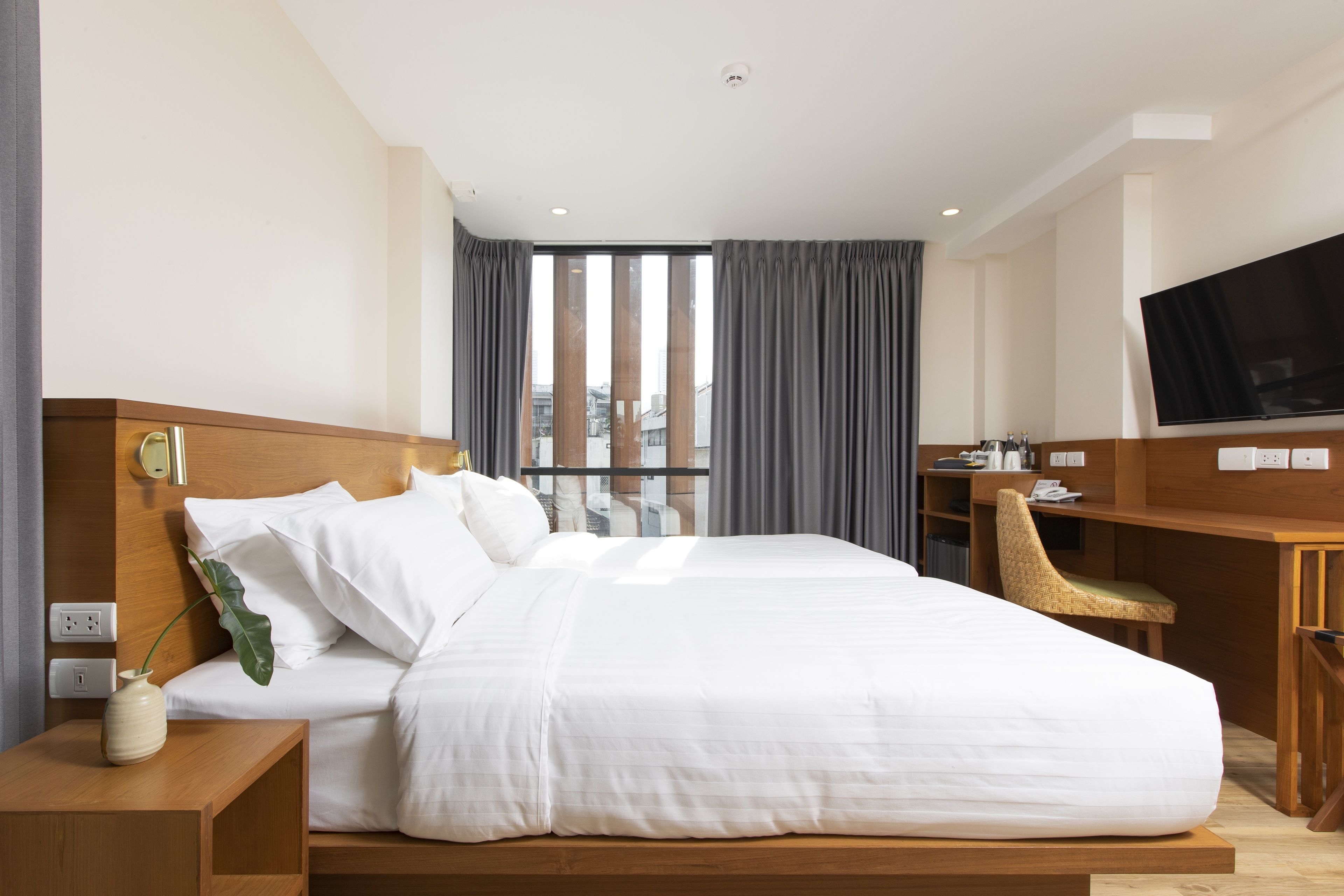 deluxe room, non smoking, city view | view from room