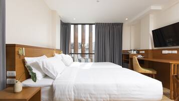 Deluxe Room, Non Smoking, City View | View from room