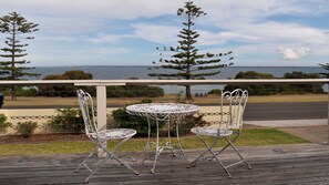 Outdoor dining - Baywater | Kingscote (Kingscote)