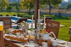 Outdoor dining - Luxury villa Olive Tree in Split with private heated swimming pool (Split)