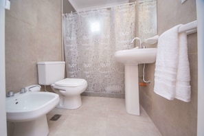Shower, towels