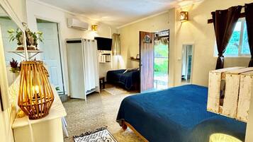 In-room safe, iron/ironing board, travel crib, free WiFi