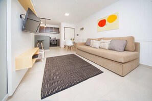 32-inch LED TV with cable channels, TV - Rent San José de Calasanz CX3 (Córdoba)