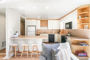 Fridge, microwave, oven, stovetop - Short walk to Three Kings lift with year round heated pool and hot tub (Park City)
