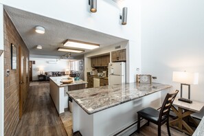 Interior - Homey Park City 3BR Townhome Sleeps 8-Walk to Park City Resort, Shops & Dining (Park City)