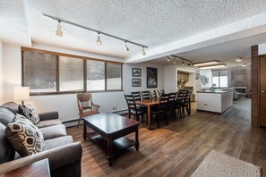 Dining - Homey Park City 3BR Townhome Sleeps 8-Walk to Park City Resort, Shops & Dining (Park City)