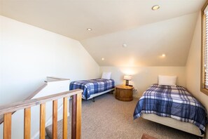 4 Schlafzimmer, Zimmersafe, Bügeleisen/Bügelbrett, kostenloses WLAN