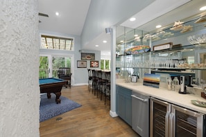 Game room - SEA PINES, RECENTLY UPDATED, PRIVATE POOL, GAME ROOM FOR ADULTS AND KIDS (Hilton Head Island)