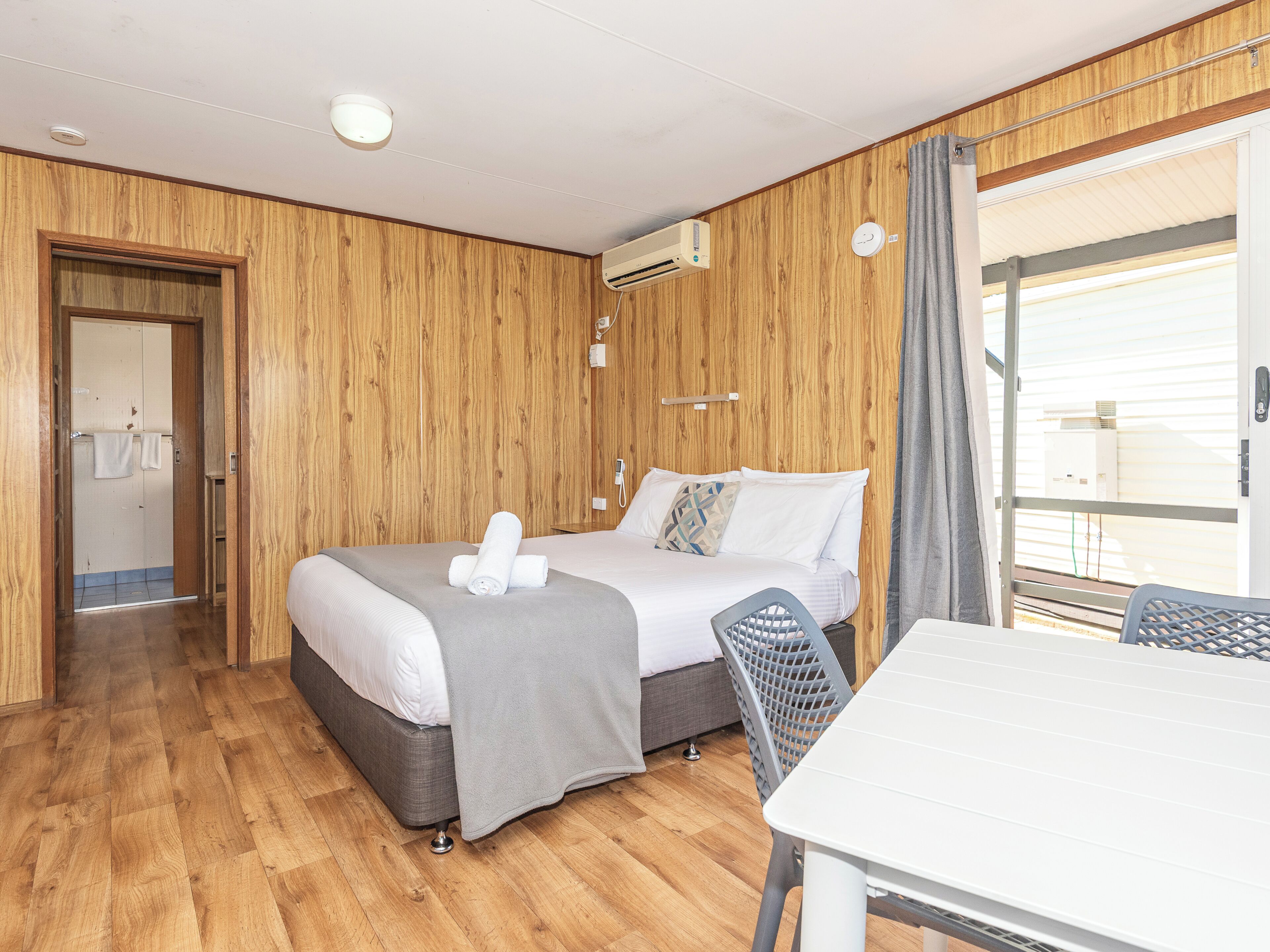 Standaard huisje | Een strijkplank/strijkijzer, gratis wifi, beddengoed