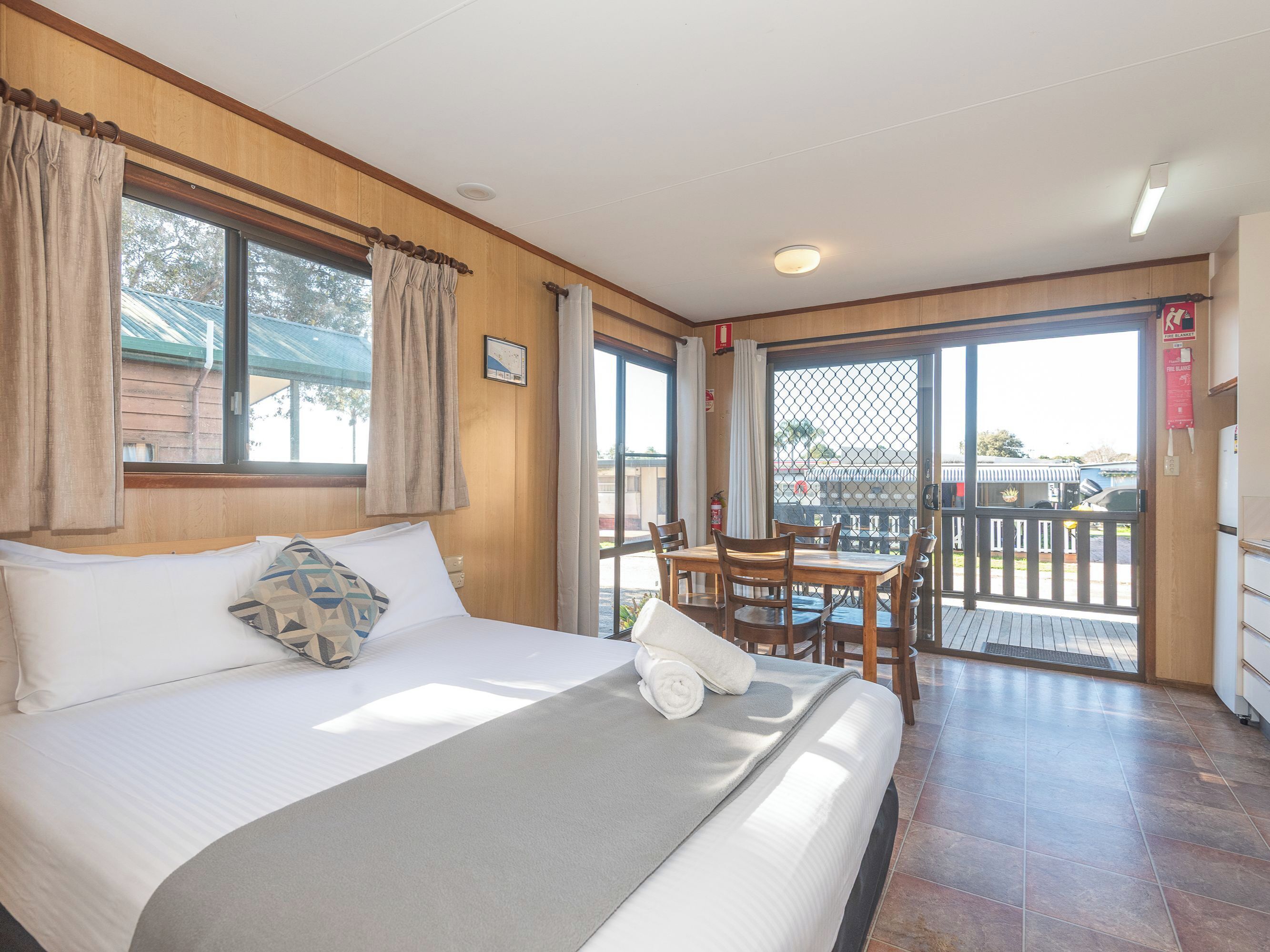 Standard Villa - Not Pet Friendly | Tabla de planchar con plancha, wifi gratis, ropa de cama